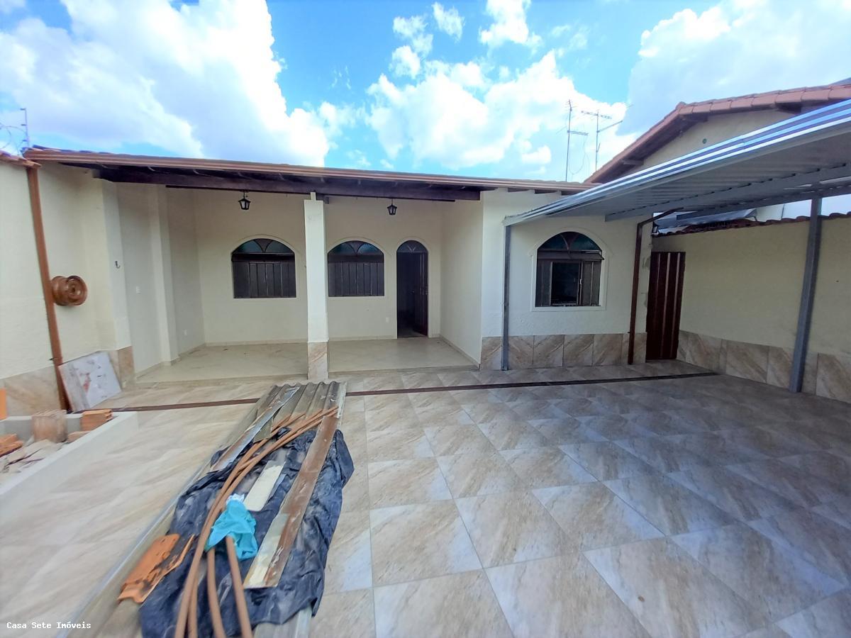 Casa para alugar com 2 quartos, 180m² - Foto 1