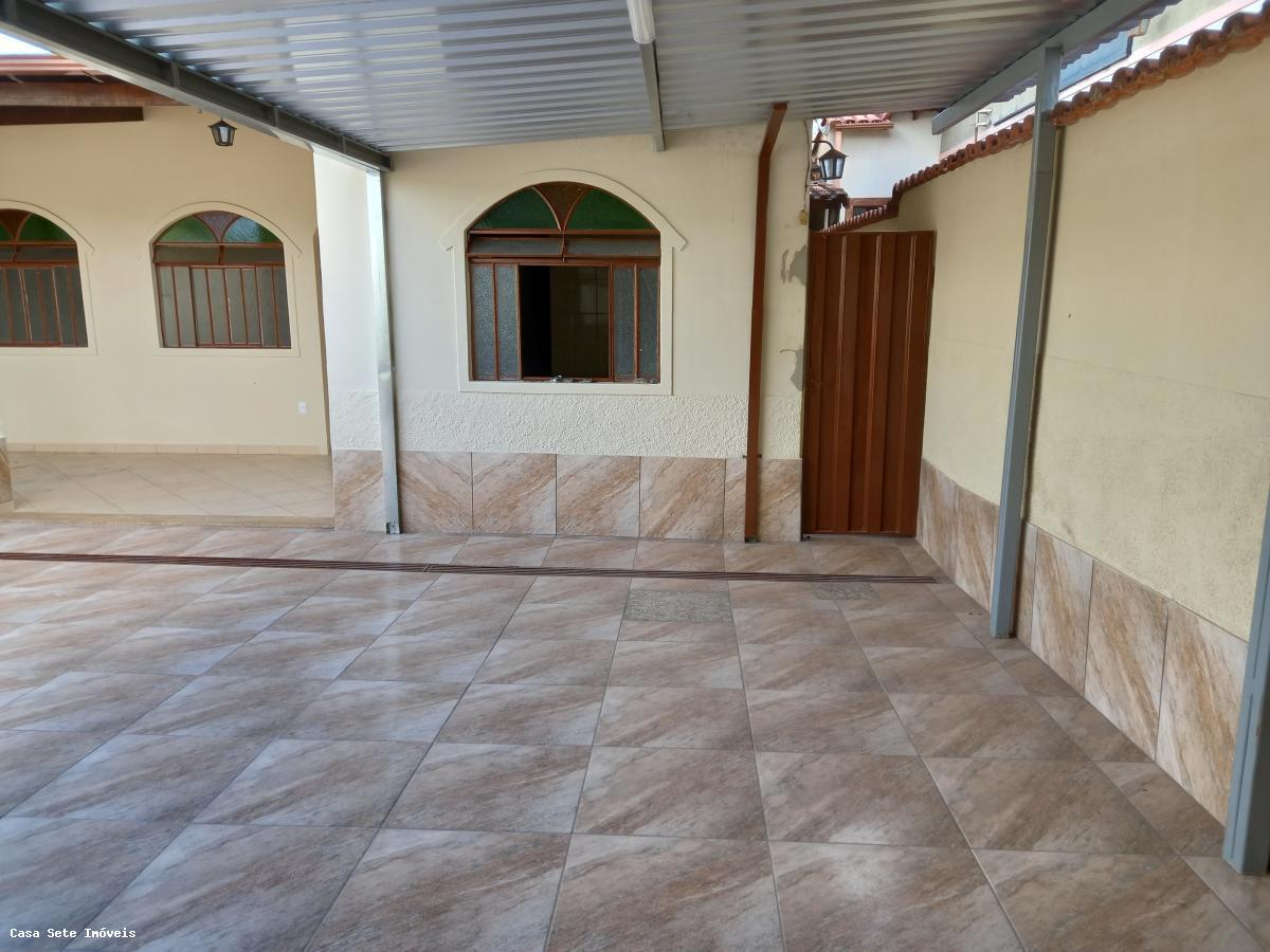 Casa para alugar com 2 quartos, 180m² - Foto 2
