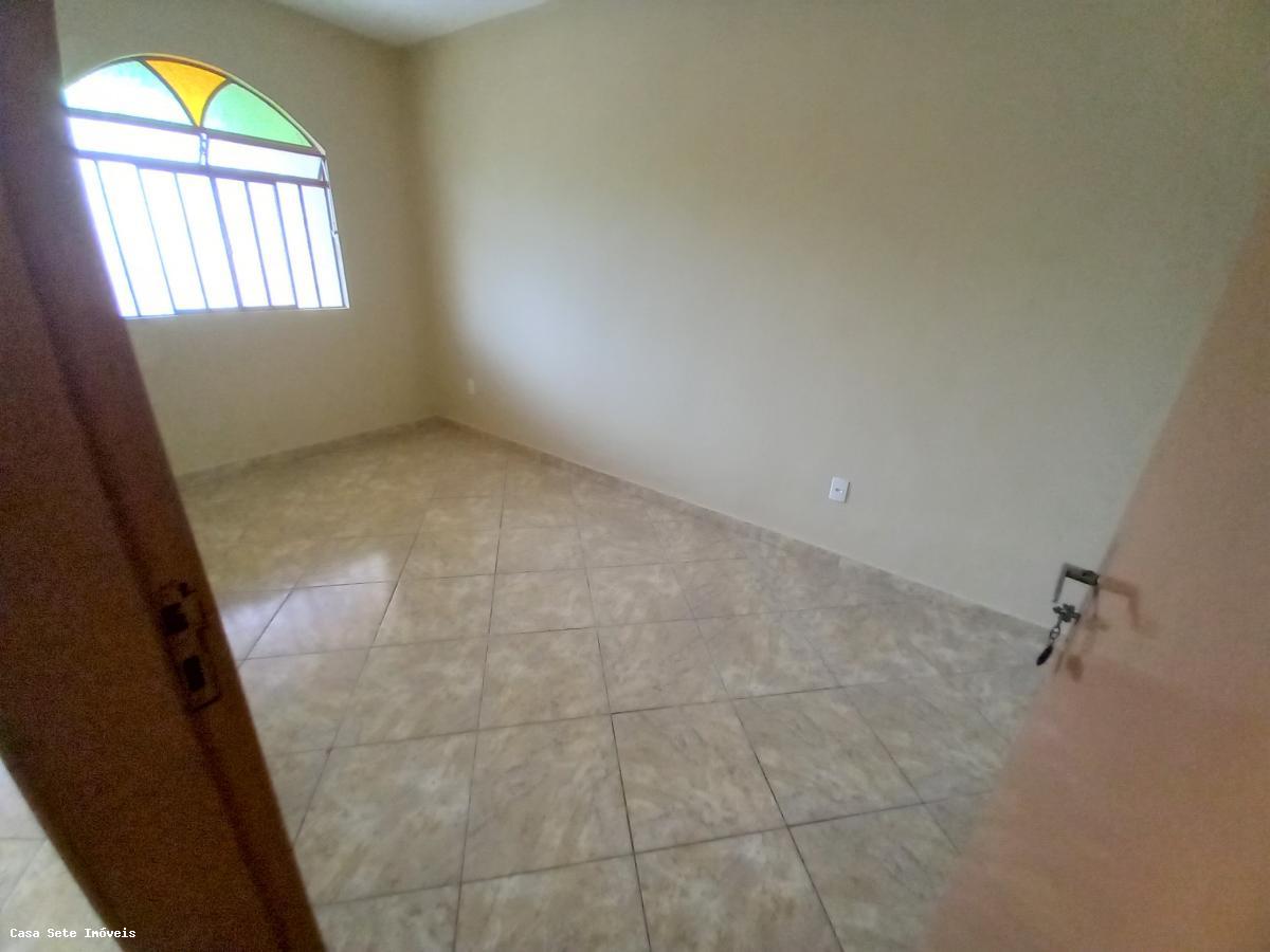 Casa para alugar com 2 quartos, 180m² - Foto 4