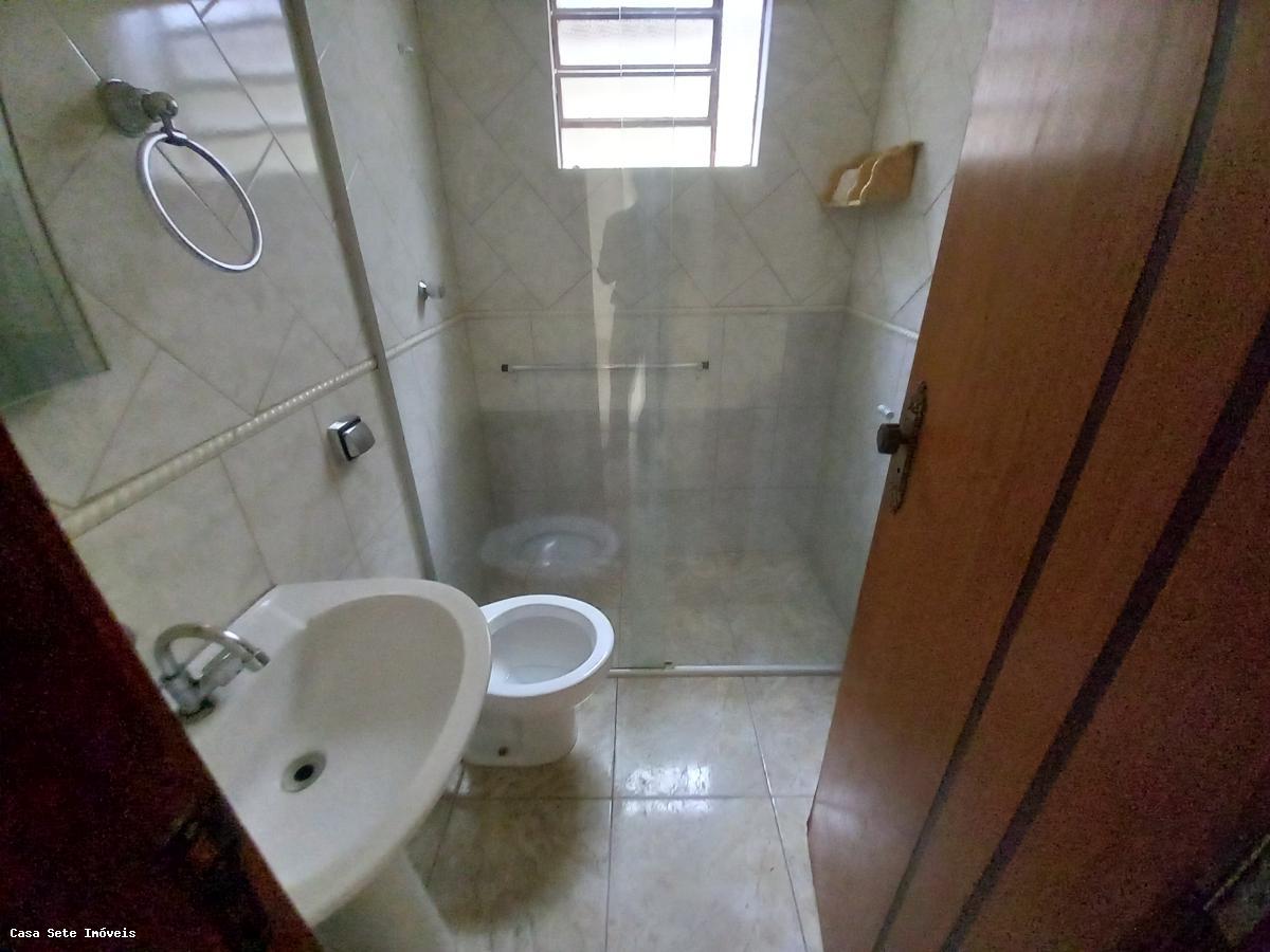 Casa para alugar com 2 quartos, 180m² - Foto 7