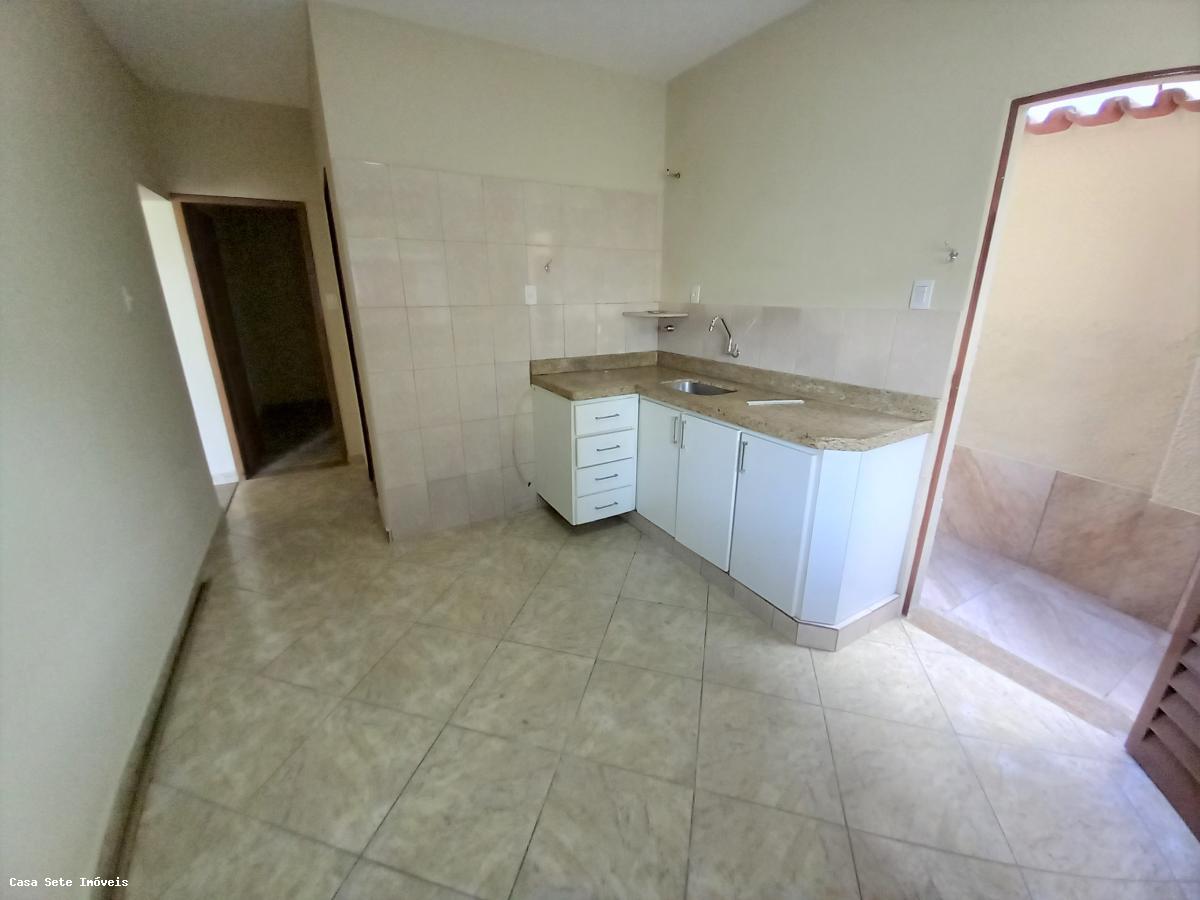 Casa para alugar com 2 quartos, 180m² - Foto 8