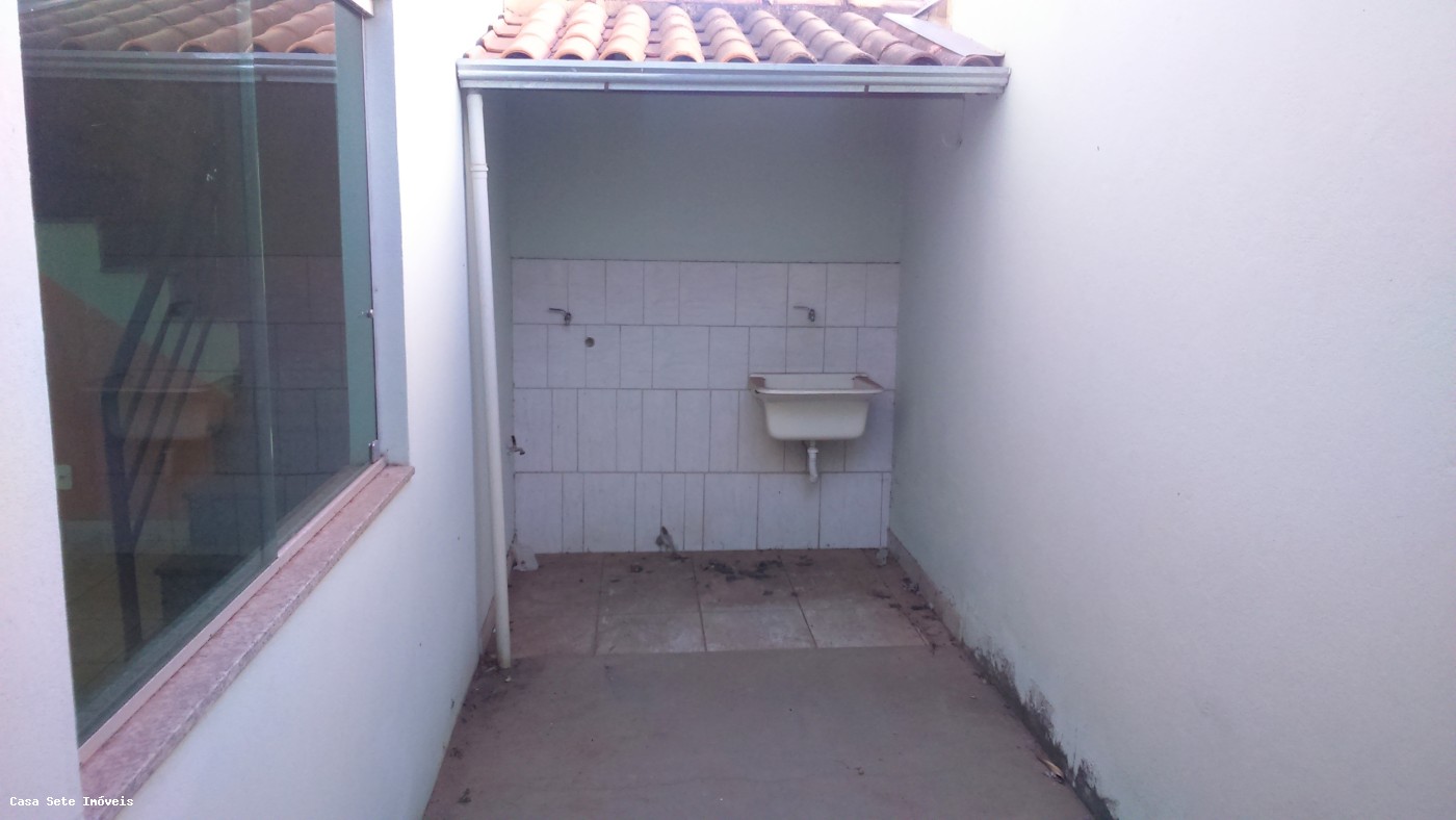 Casa para alugar com 2 quartos, 80m² - Foto 5