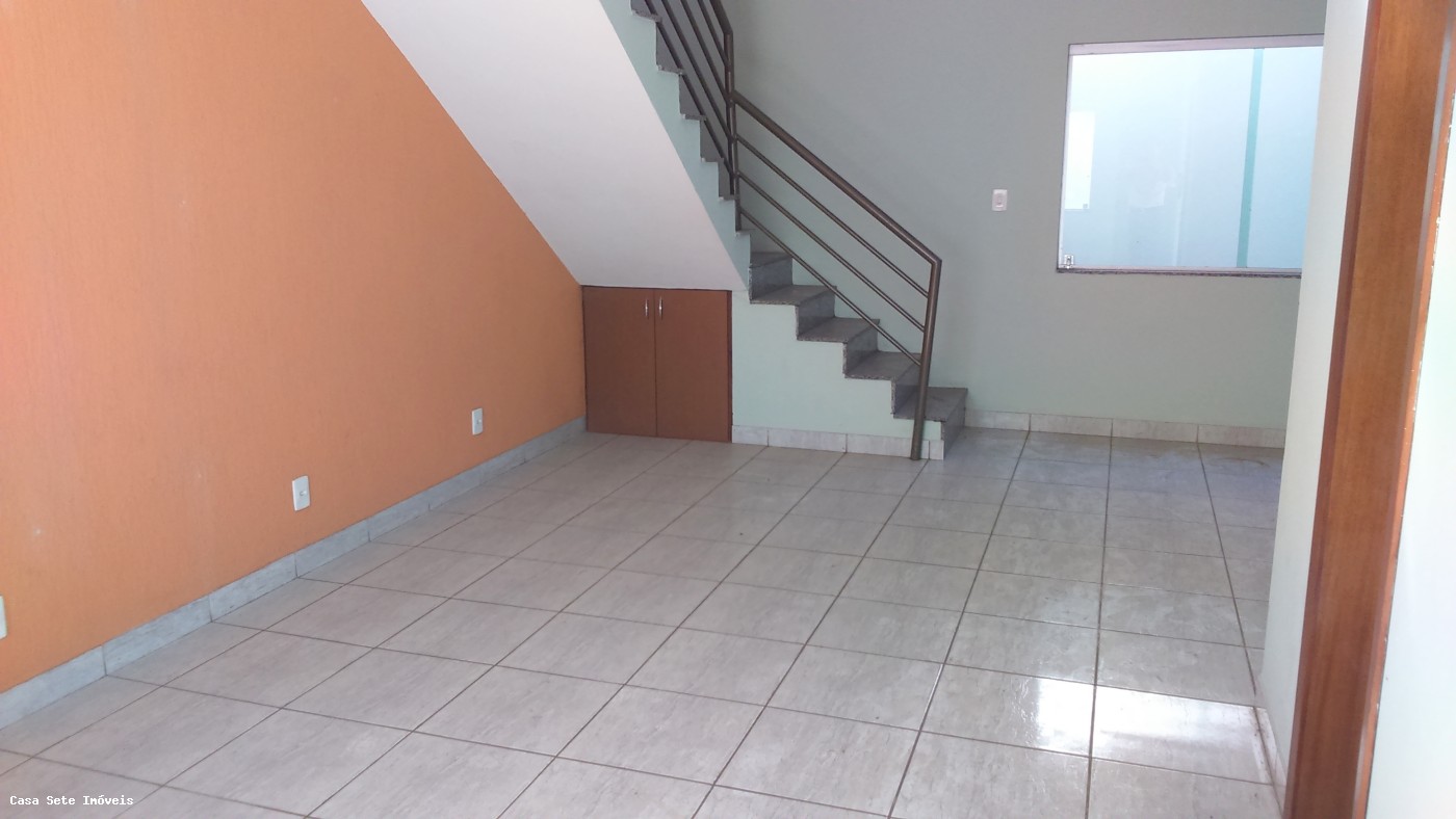 Casa para alugar com 2 quartos, 80m² - Foto 1